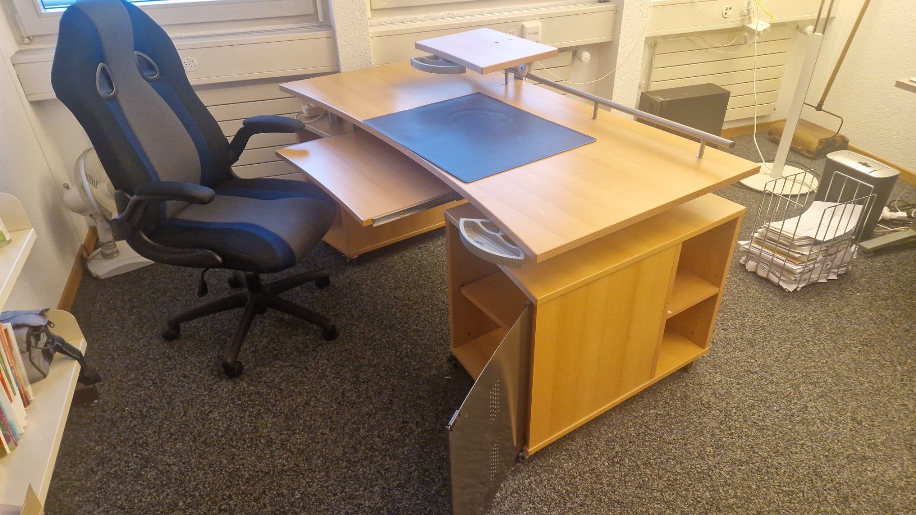 Schreibtische: Bureau fonctionnel – Gebraucht aus Givisiez von Tonisalva 4