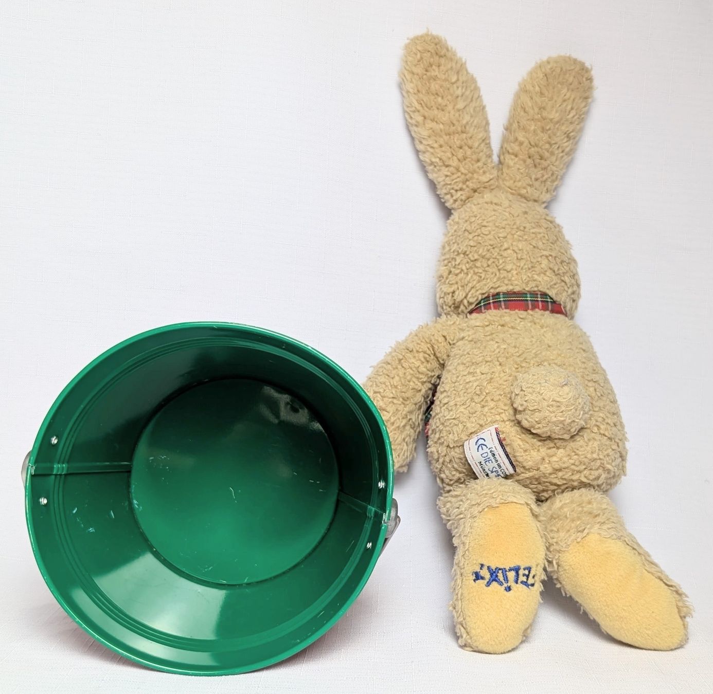Giocattoli: Felix der Hase - Plüsch Figur & Metall Eimer – Nuovo (secondo la descrizione) da Wängi venduto da ABIZONE-86 3