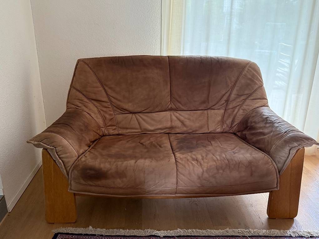 Divani: VERKAUFT! Ledersofa braun mit Holzfüssen – Usato da Winterthur venduto da bin_y5kb
