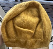 Berretto in 100% cashmere biologico colore senape