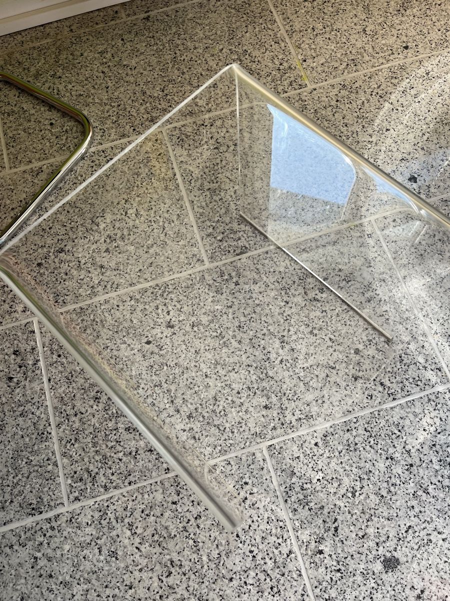 Tische: Plexi Glas tich. Plexiglastisch – Gebraucht aus Stans von Bridges_Vintage 2