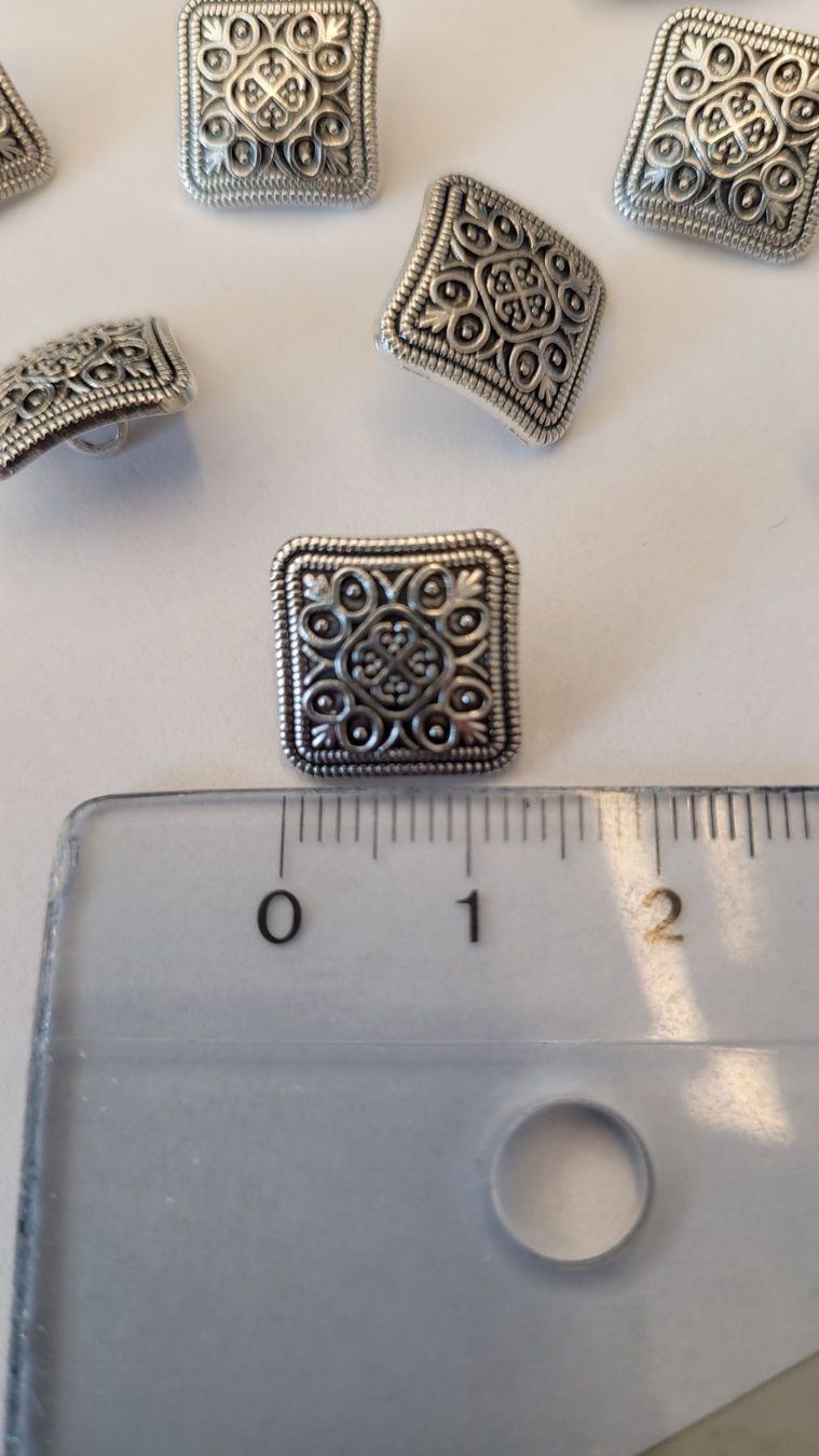 Bottoni: 10 boutons carrés – Nuovo e nell'imballaggio originale da Saxon venduto da Sebdem 3