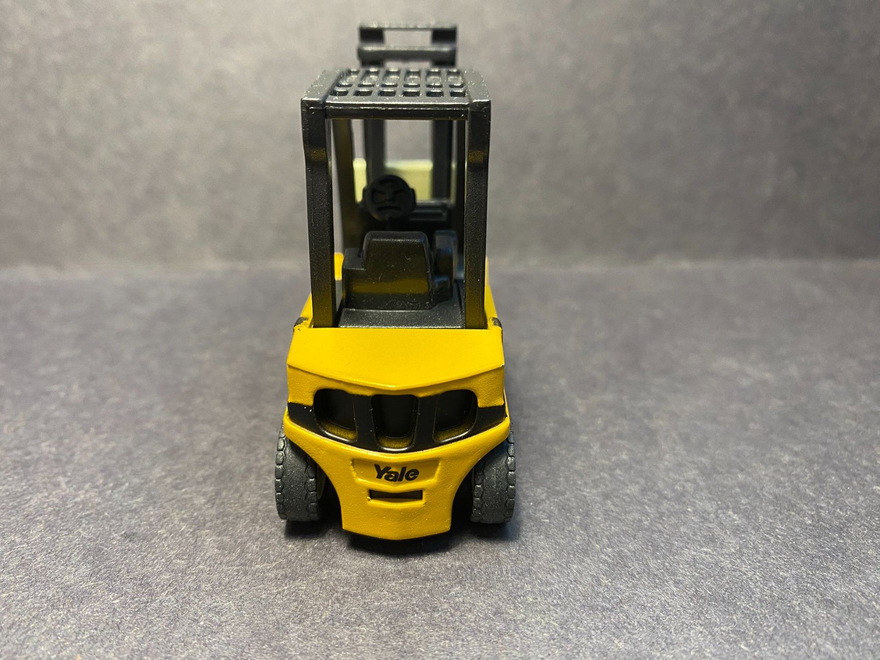 Spielzeuge: Gabelstapler Yale Veracitor VX Modellauto Rückzugmotor – Gebraucht aus Spiez von Mlandcruiser 6