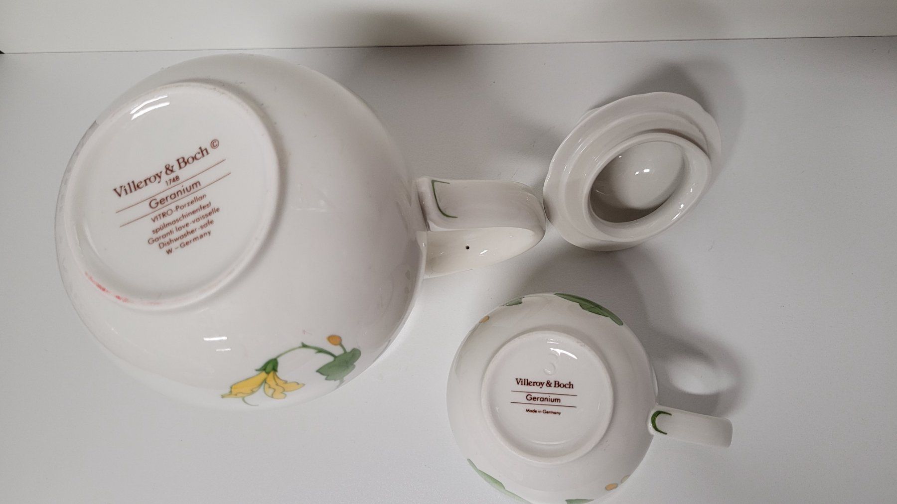 Villeroy & Boch Set di piatti: Villeroy&Boch Geranium Kaffeekrug mit Tasse – Usato da Zofingen venduto da Loop_ReSale 1
