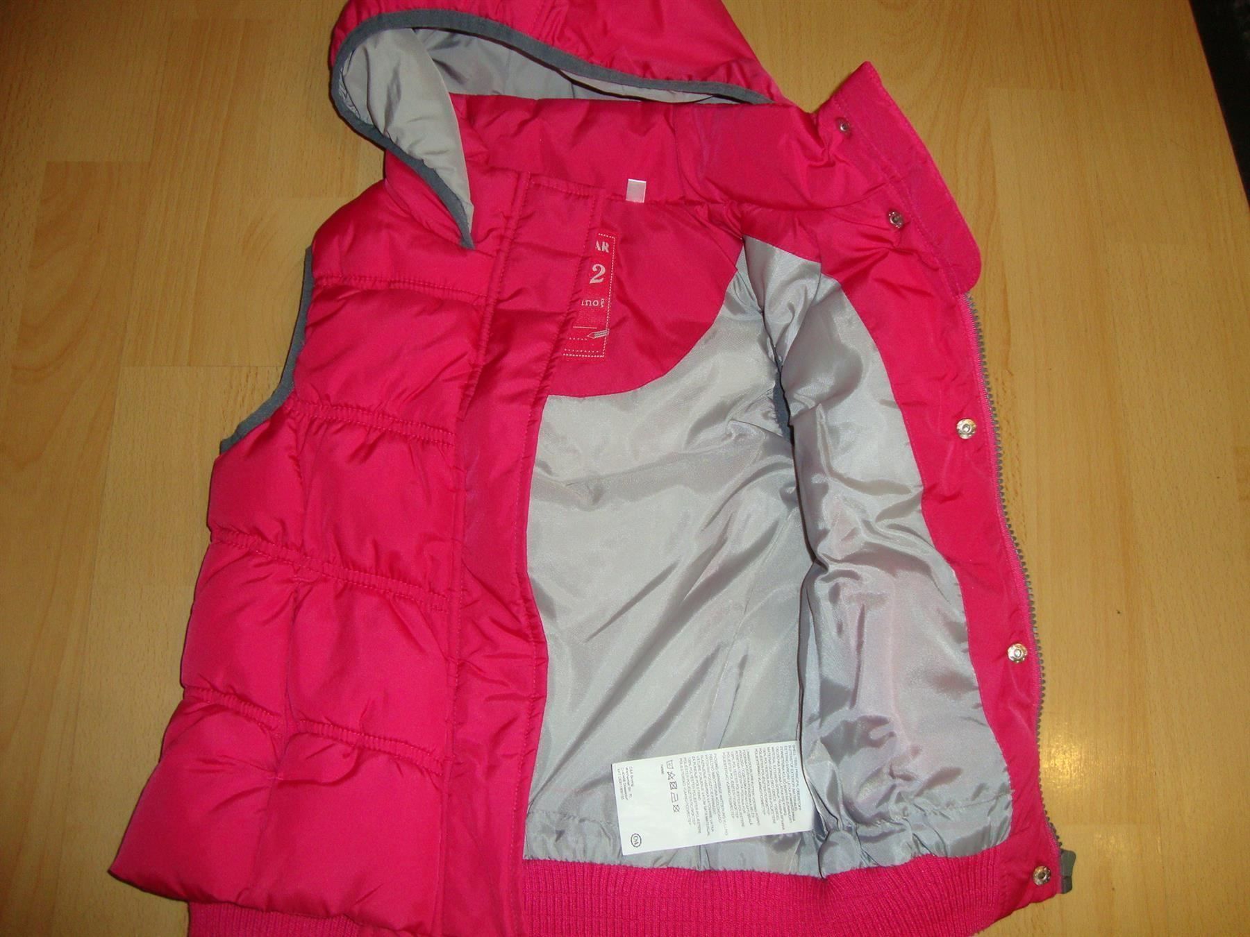 C&A Sonstige Mädchenkleider: warmes Gilet Marke C&A Gr. 110 – Gebraucht aus Oberriet SG von elternbabykind