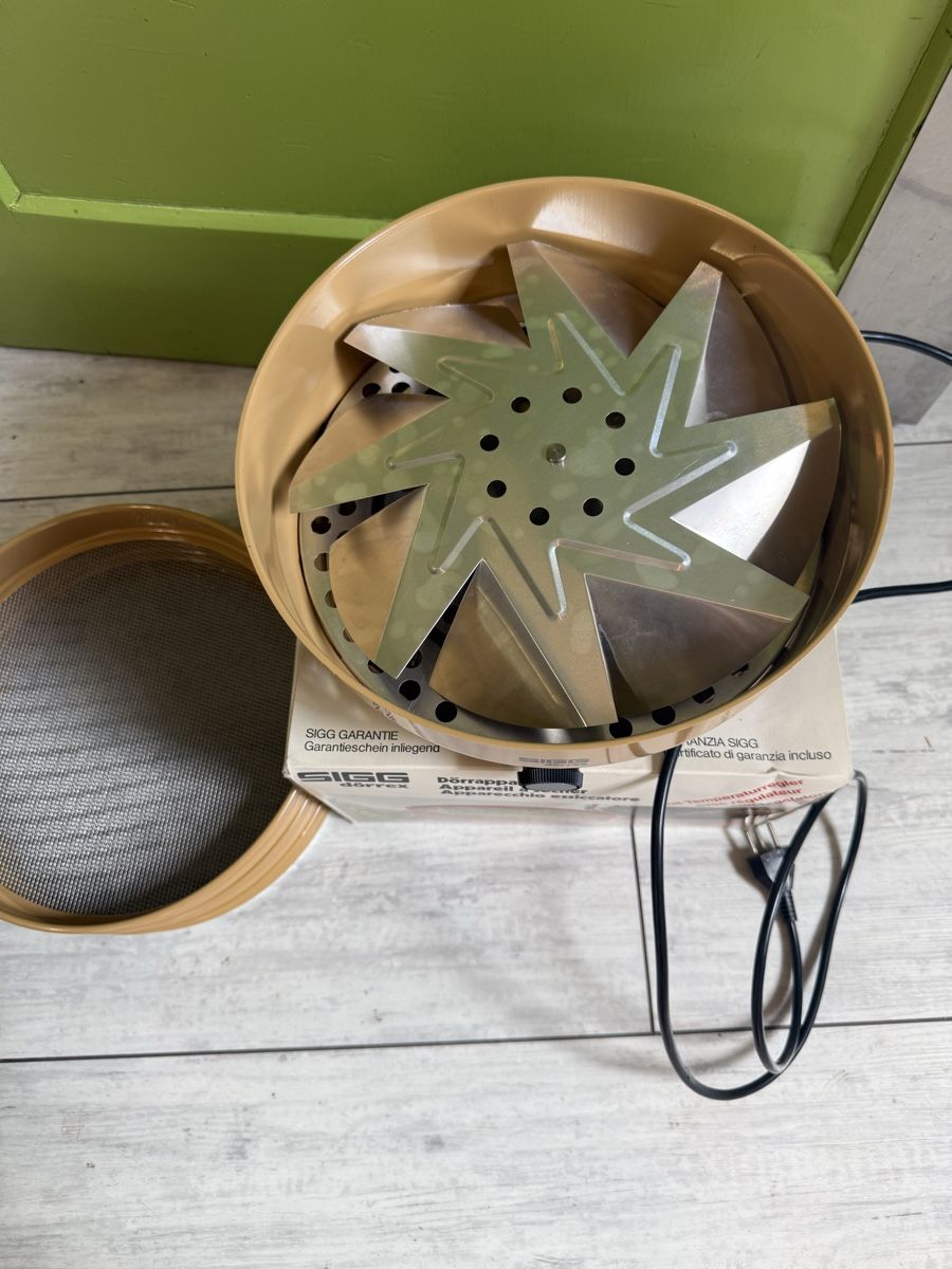 Sigg Appareils de cuisine: SIGG Dörrex Dörrapparat 220V 300W – D'occasion à Villmergen par bubblevintage 2