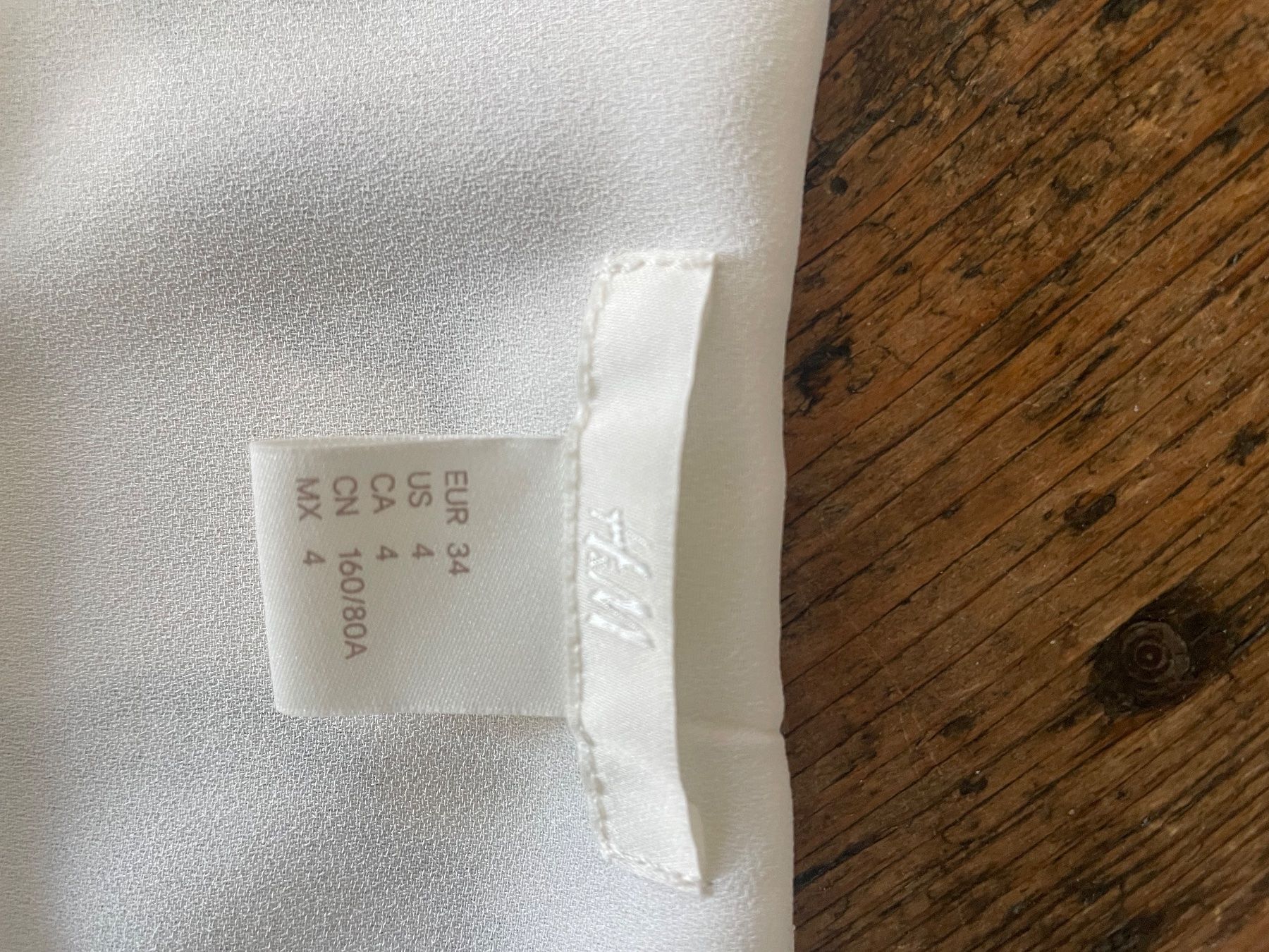H&M Robes: federleichtes Kleid – D'occasion à Rapperswil SG par FabiSa 2