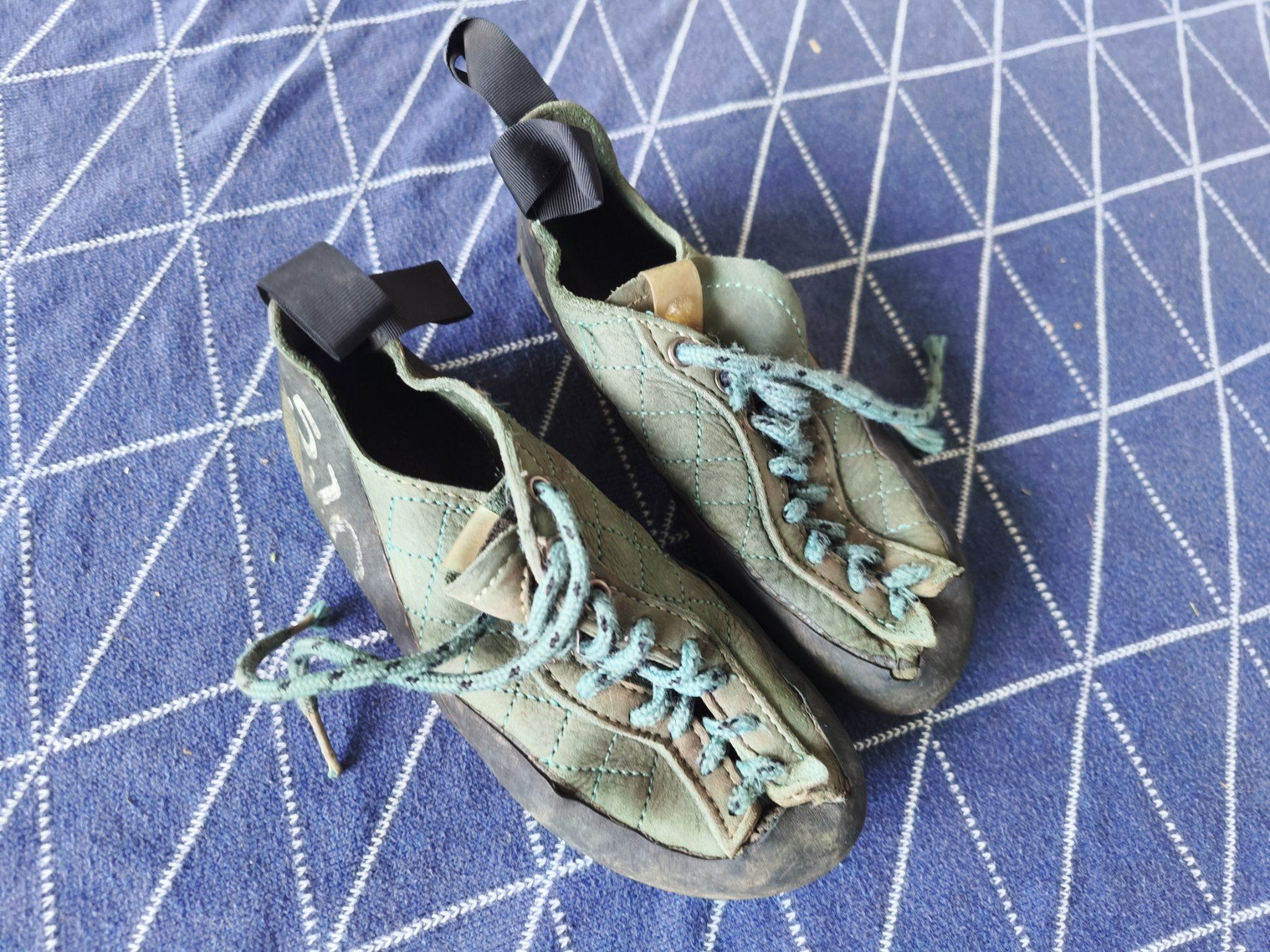 Chaussures garçon: Kletterfinken Kinder 35.5 – D'occasion à MUEHLAU par ibo_5c7d