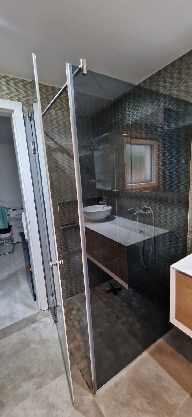 Duschen: Schöne, moderne, Dusche – Gebraucht aus Biel/Bienne von Neel6 1