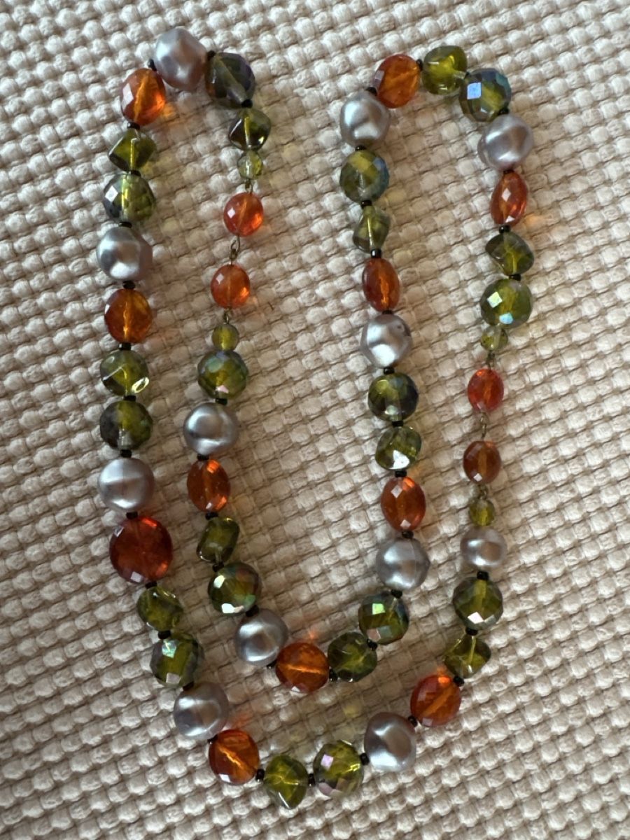 Catenine: Modeschmuck Kette mit Kunststoff Perlen – Usato da Rümlang venduto da BoutiqueMonique16
