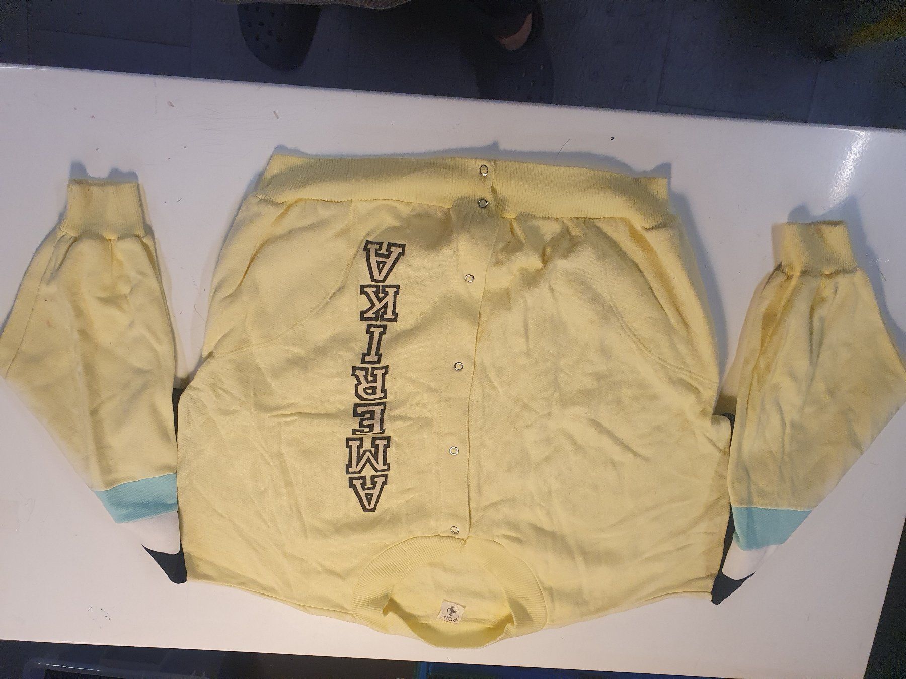 Maglioni & Felpe: Pony Freizeitpullover gelb grösse XXL – Usato da Zürich venduto da loosebone 1