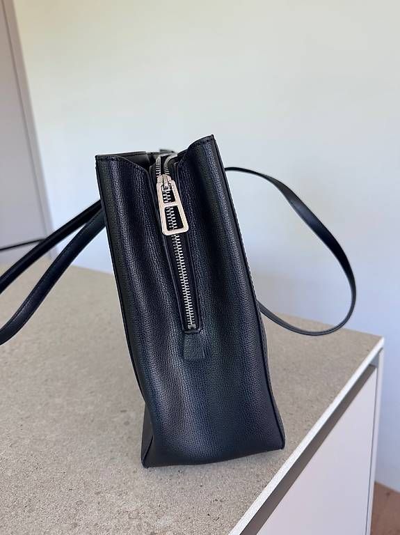 Borse: Ledertasche mit Laptopfach von Cocinelle – Usato da Untersiggenthal venduto da roa_55wp 1