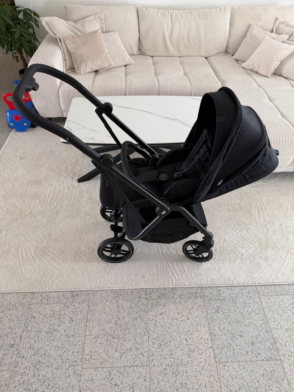 Maxi-Cosi Kinderwagen: Maxi Cosi Leona 2 – Neu (gemäss Beschreibung) aus Bad Zurzach von ron_7qcd 1