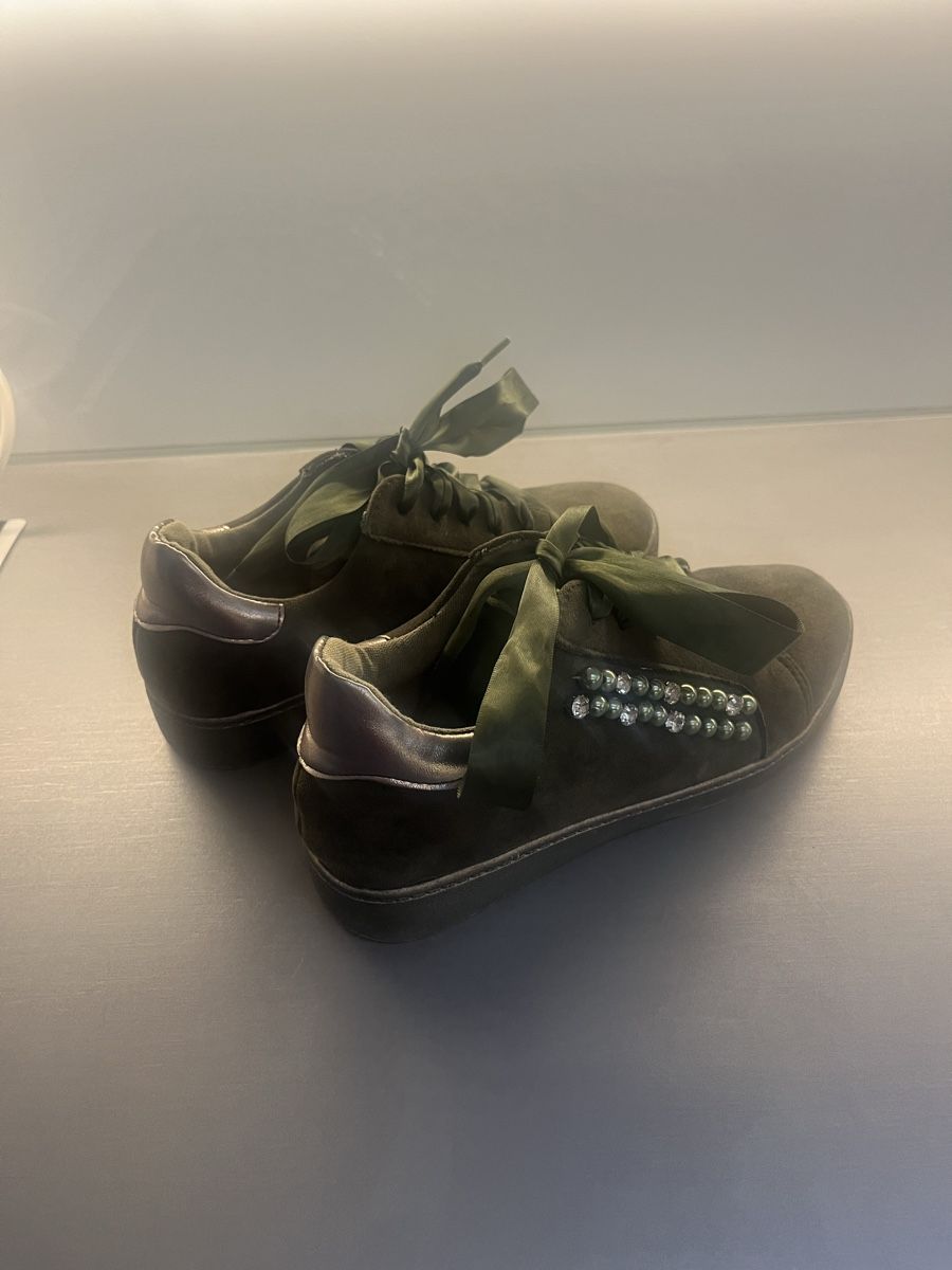 Damenschuhe: Trendy Damen Sneaker grün mit Perlen Gr.36 – Gebraucht aus St.Gallen von Monrose 5