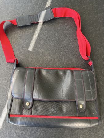 WWF Messenger Bag Upcycling aus Fahrradschlauch Rarität