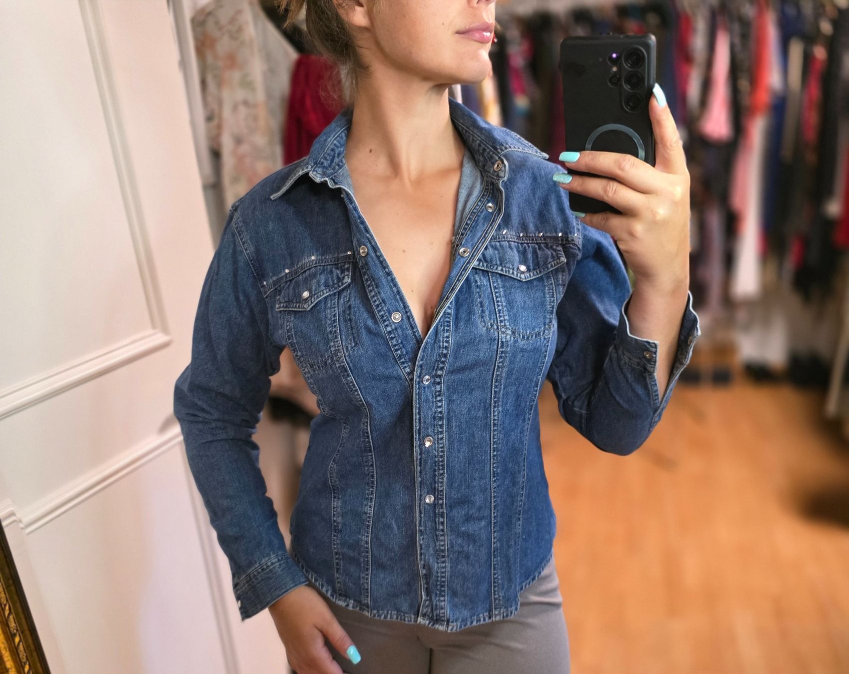 Camicette: Vintage Jeansbluse, tailliert, Grösse 38/40 – Usato da Wald ZH venduto da CapLux