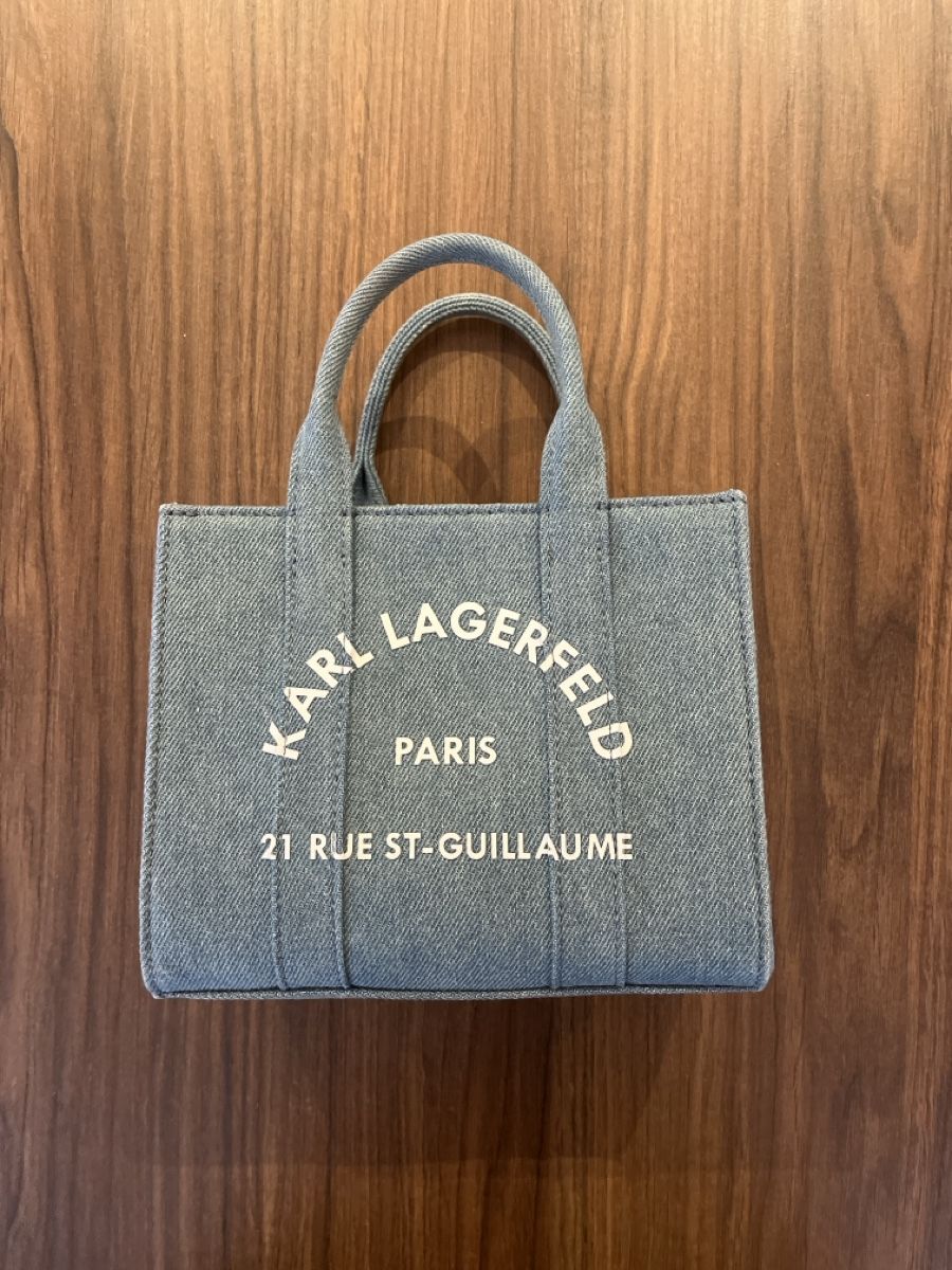 Karl Lagerfeld Sacs femmes: Karl Lagerfeld Tasche Denim Klein neuwertig – Neuf (Voir description) à Bonaduz par Liv_6xrn