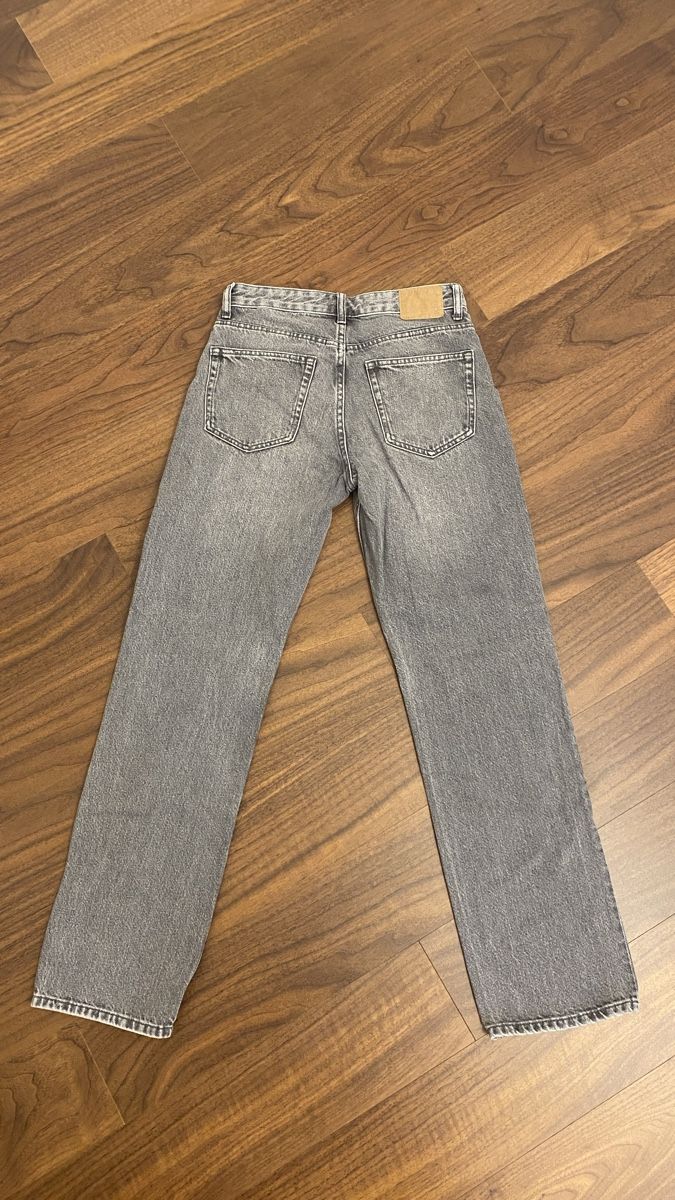 Bershka Jeans: Jeans grau Bershka Grösse 36 – Usato da Buchs SG venduto da leo_7hcw 1