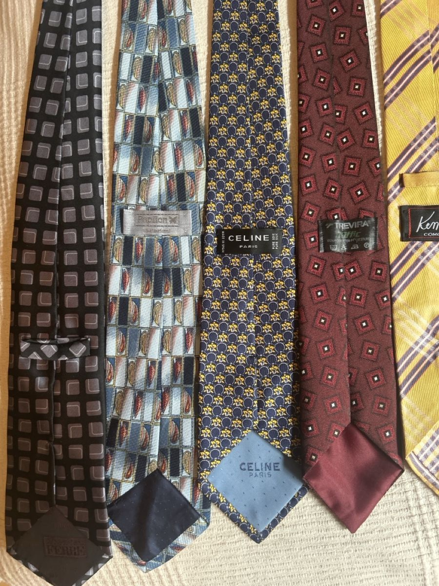 Cravatte: Vintage Krawatten – Usato da Luzern venduto da Timobbdeep