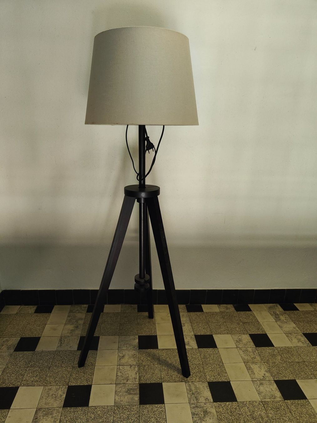 Ikea Lampes: IKEA LAUTERS Stehlampe – D'occasion à Fribourg par Sylver2