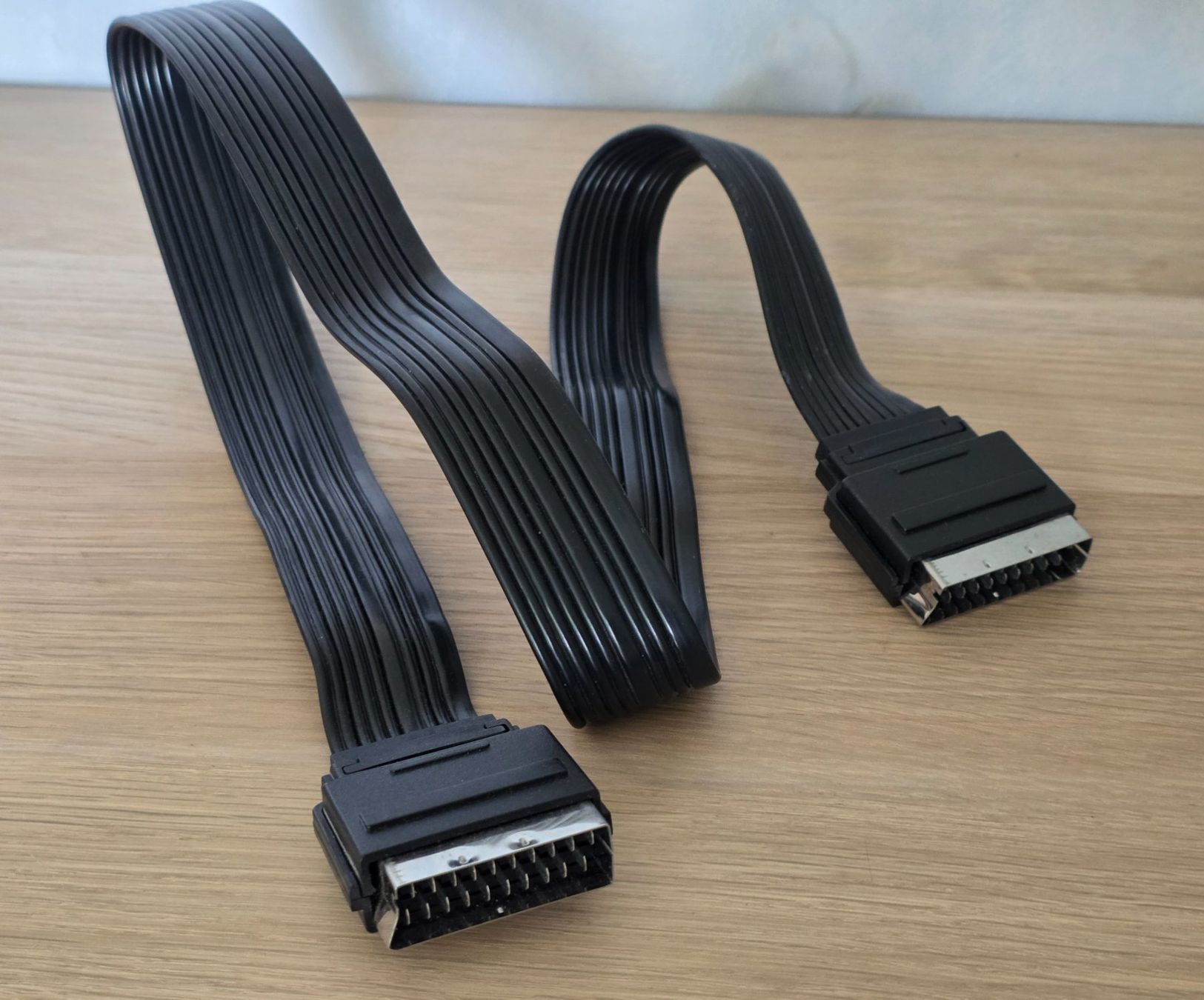 Cavi: Scart Kabel schwarz 96 cm Lang – Usato da Zürich venduto da IrisA0102