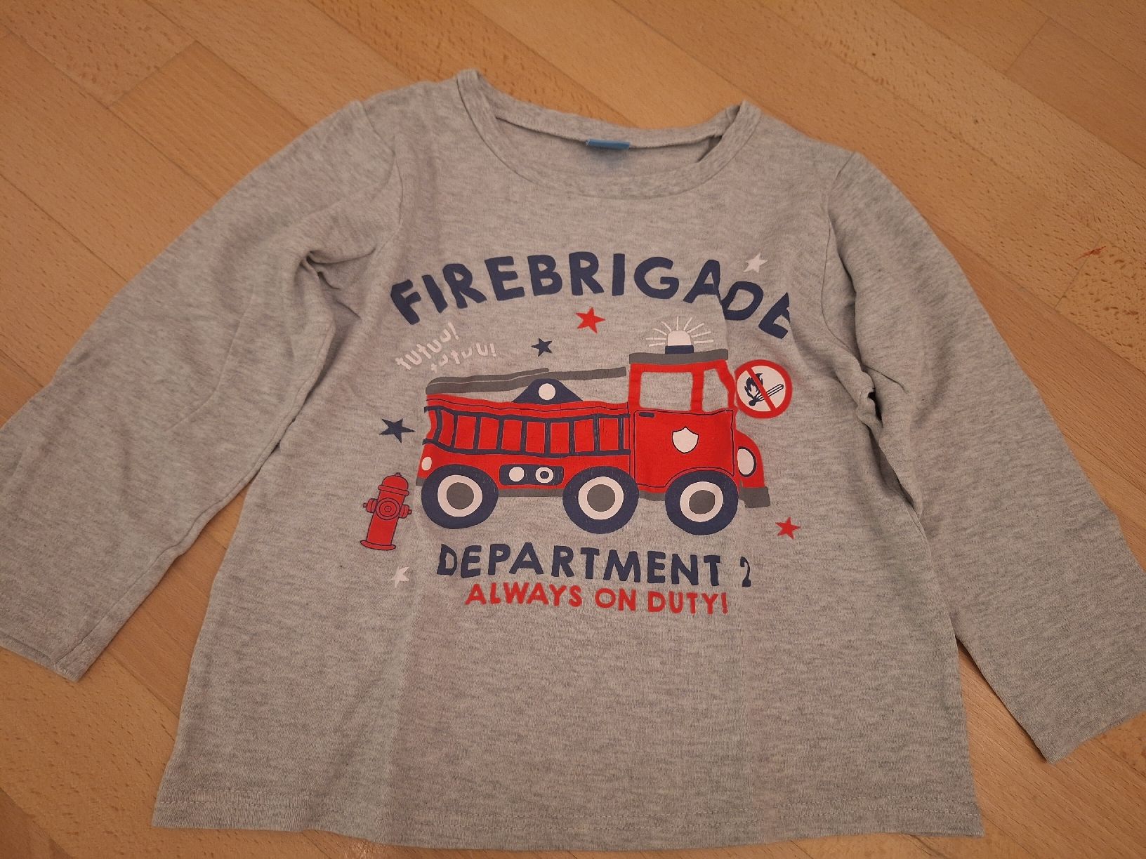 Migros Pigiama & Simili: Pyjama "Feuerwehr" in Gr. 110/116 – Usato da Oberrieden venduto da smarties949 1