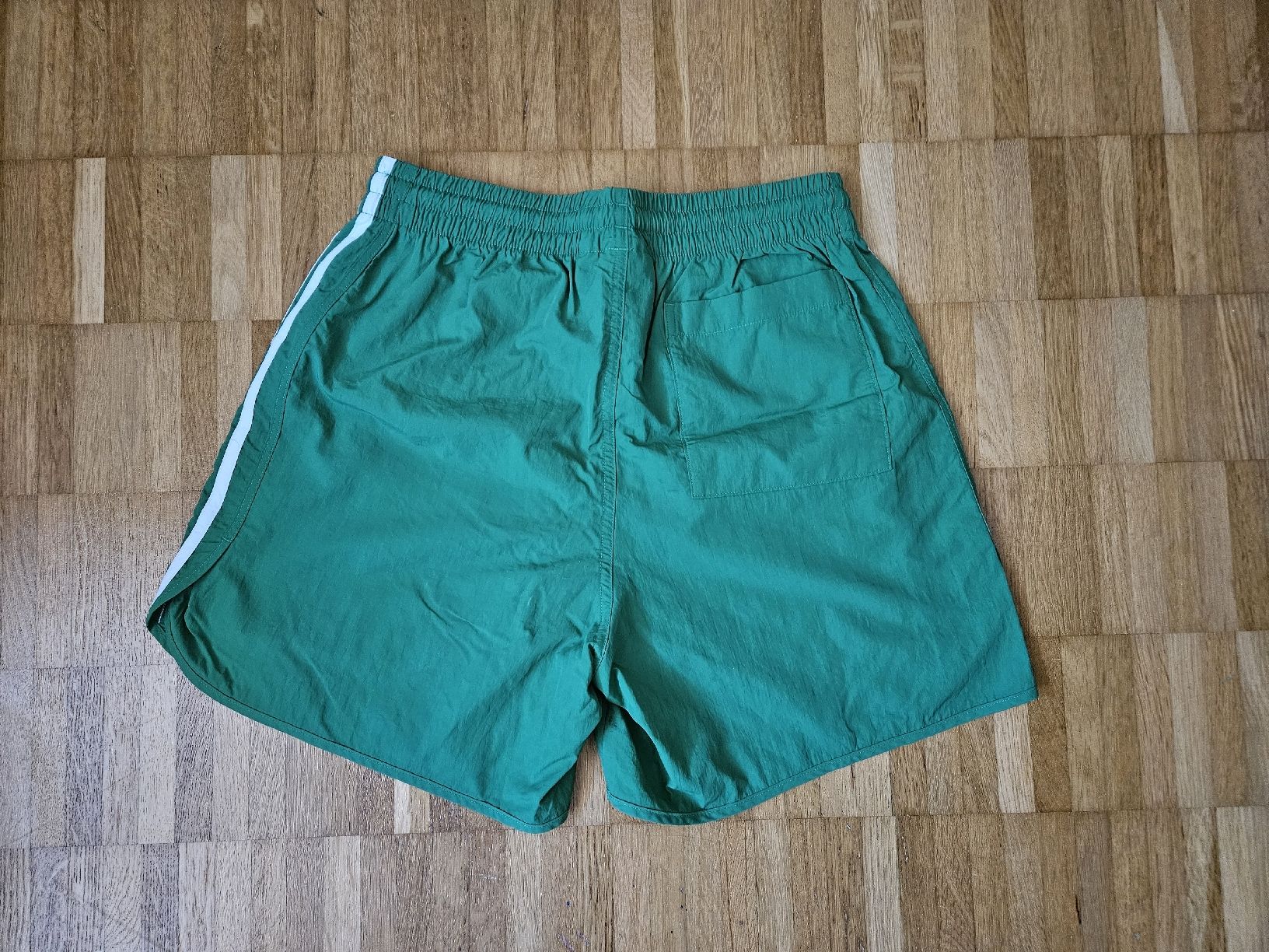 Adidas Pantaloni: Adidas Sporthose Grösse S gebraucht – Usato da Bern venduto da ben_7n6d 1