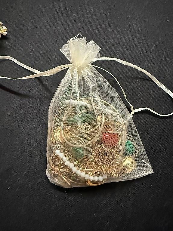 Sonstiger Schmuck: Grosses Modeschmuck-Konvolut  Ketten, Ringe, Ohrringe – Gebraucht aus Egerkingen von lid_j22t 3