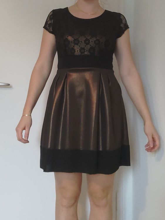 Robes: Damenkleid in Schwarz-Bronze GrösseS/36 – D'occasion à Niederuzwil par Grenadine1000