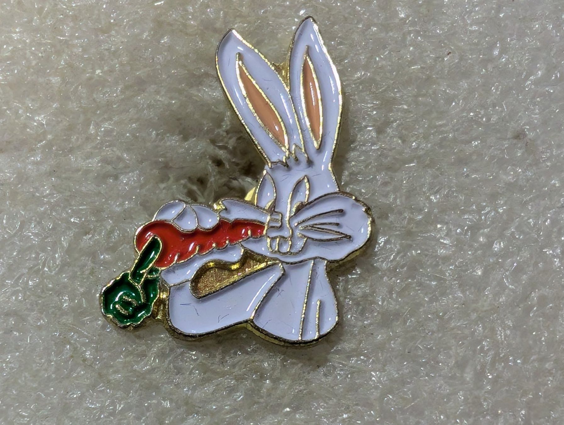 Plaketten & Abzeichen: Ansteckpin 41: Disney Bugs Bunny – Gebraucht aus Oppligen von Pin-Fall-Shop