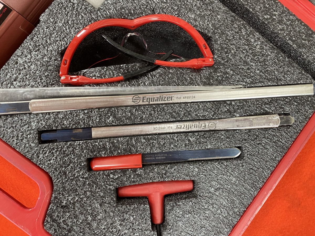 Tutte le macchine: Equalizer Auto Glass Cut-out Knifes – Usato da Hägglingen venduto da Karin0802 6