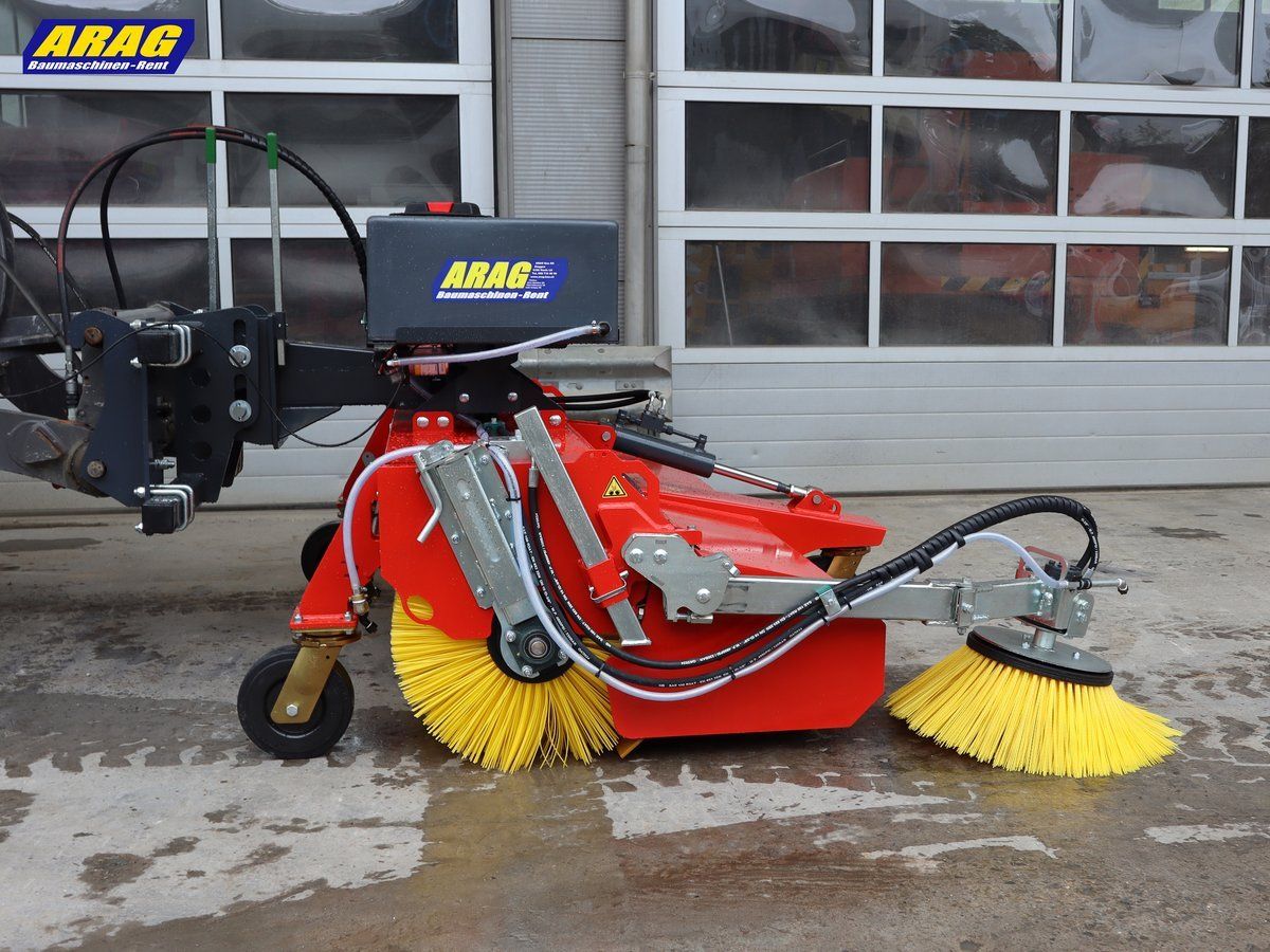 Tutte le macchine: Kehrmaschine KM600 NEU – Usato da Hasle LU venduto da Arag08 1