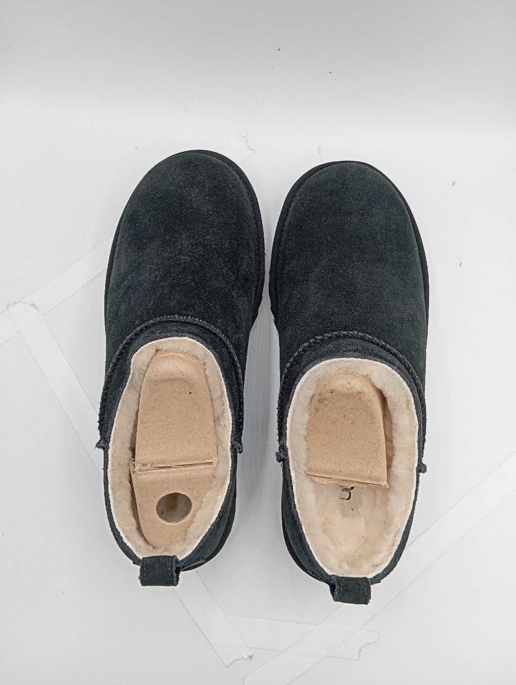 Ugg Scarpe da donna: UGG Classic Micro - schwarz (EU39) – Nuovo e nell'imballaggio originale da Schaffhausen venduto da outlez 4