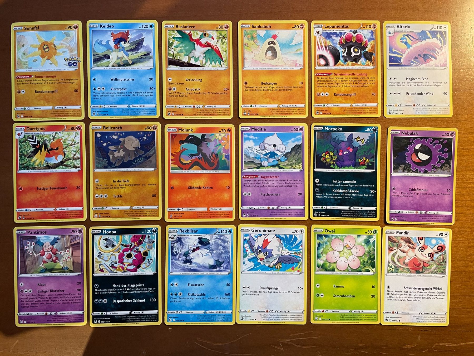 Pokémon Carte collezionabili: Pokemon Karten Set (Versand gratis) – Nuovo (secondo la descrizione) da Chur venduto da Angerson