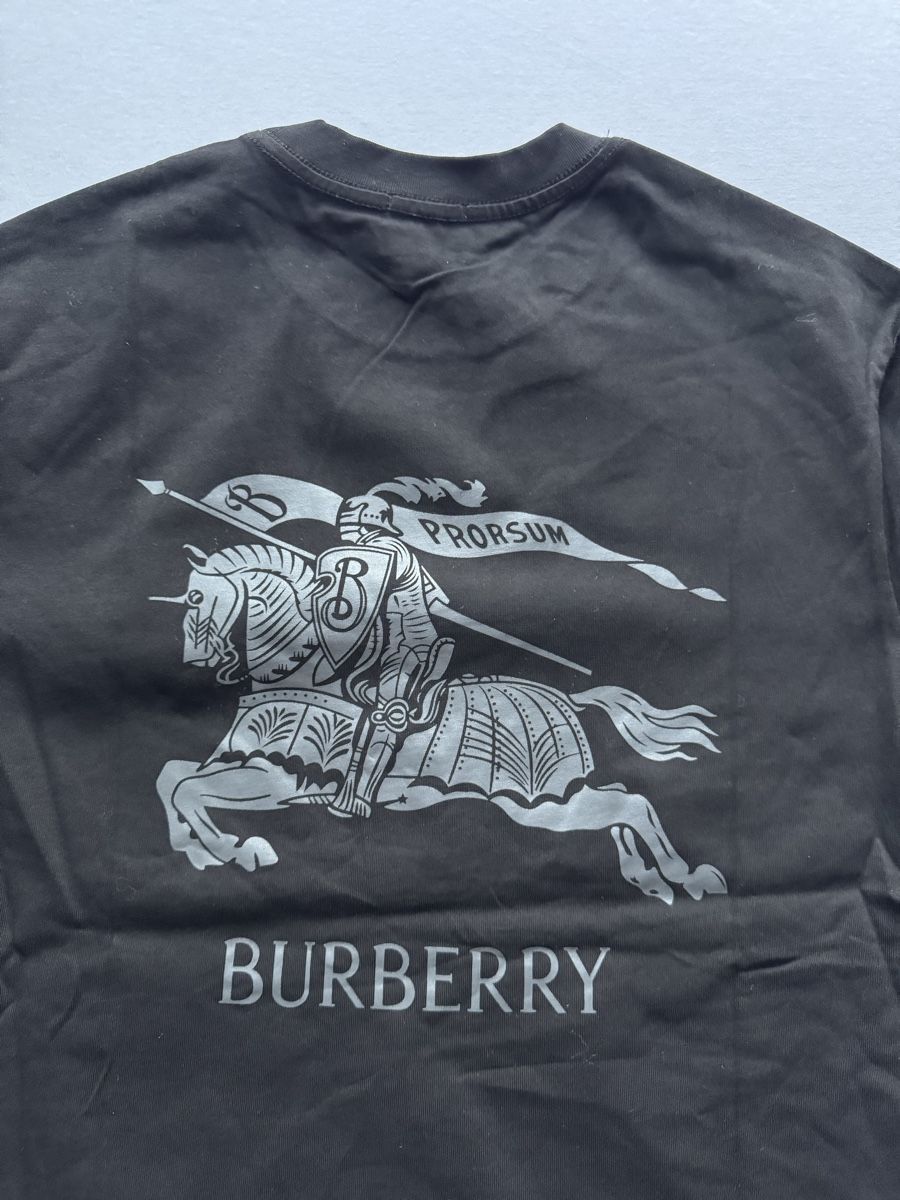 Burberry T-shirts: Burberry T-Shirt – Neuf (Voir description) à Dübendorf par fest1m 2