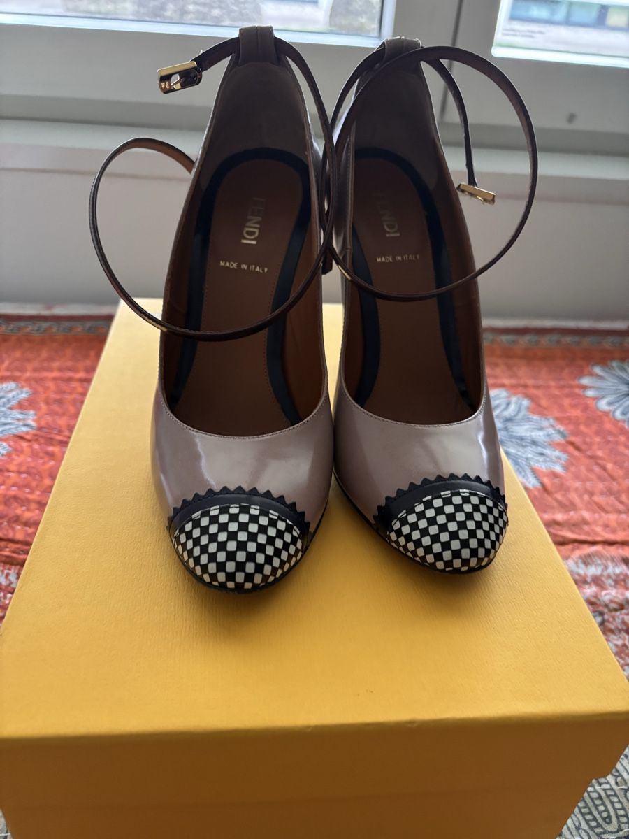 Scarpe da donna: Fendi High Heels Pumps. 36.5 – Usato da Zürich venduto da Sonikasantos 3