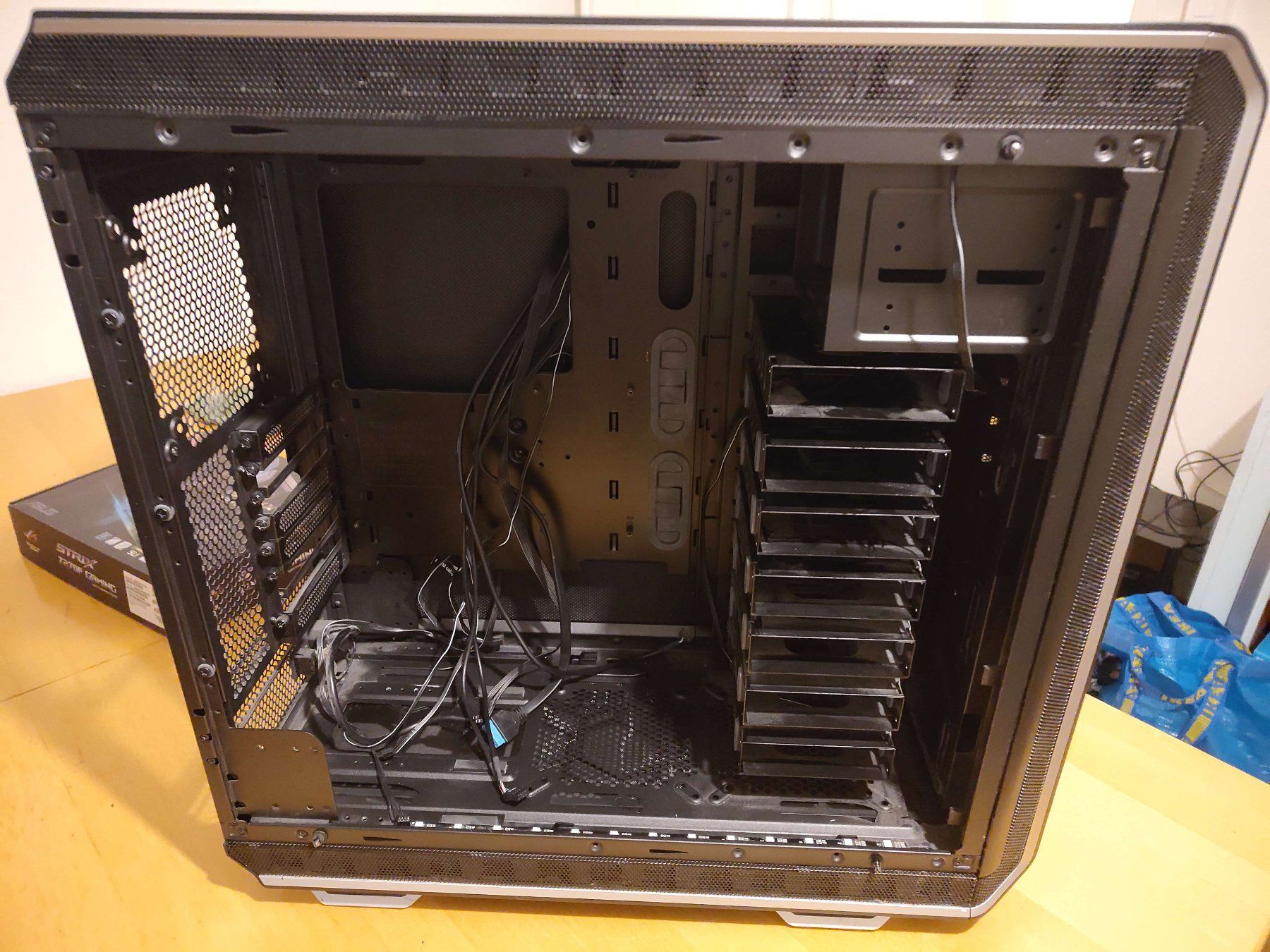 beQuiet! Custodie: PC Gehäuse - be quiet! DARK BASE PRO 900 – Usato da Zürich venduto da LunaLorea 2
