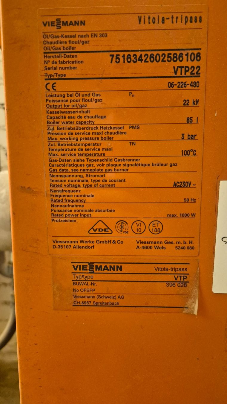 Viessmann Radiatori: Viessmann Ölheizung VTP22 – Usato da Herzogenbuchsee venduto da nicuae 1