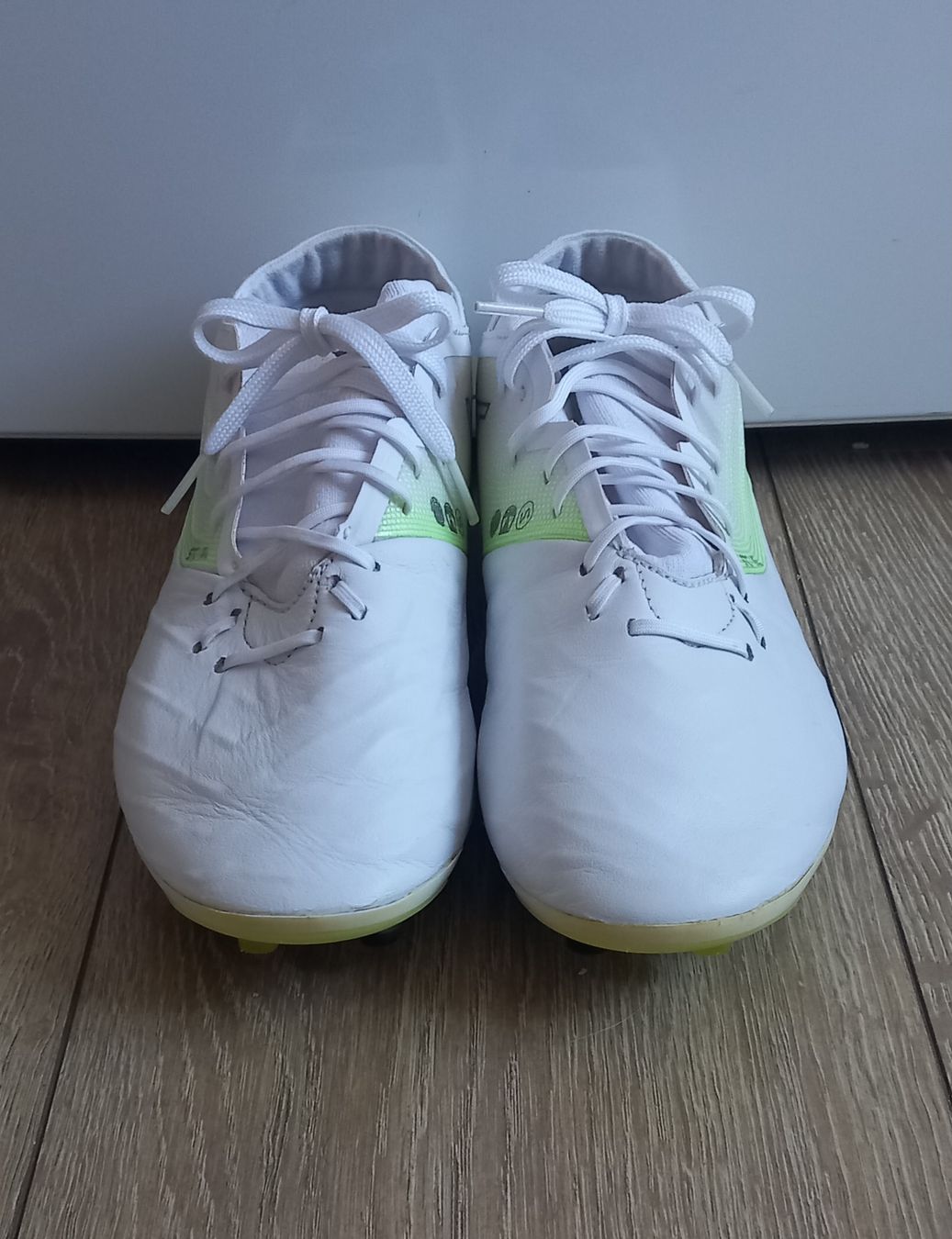 Scarpe da uomo: Fussballschuhe 44, weiss – Usato da Rorbas venduto da siramad 1