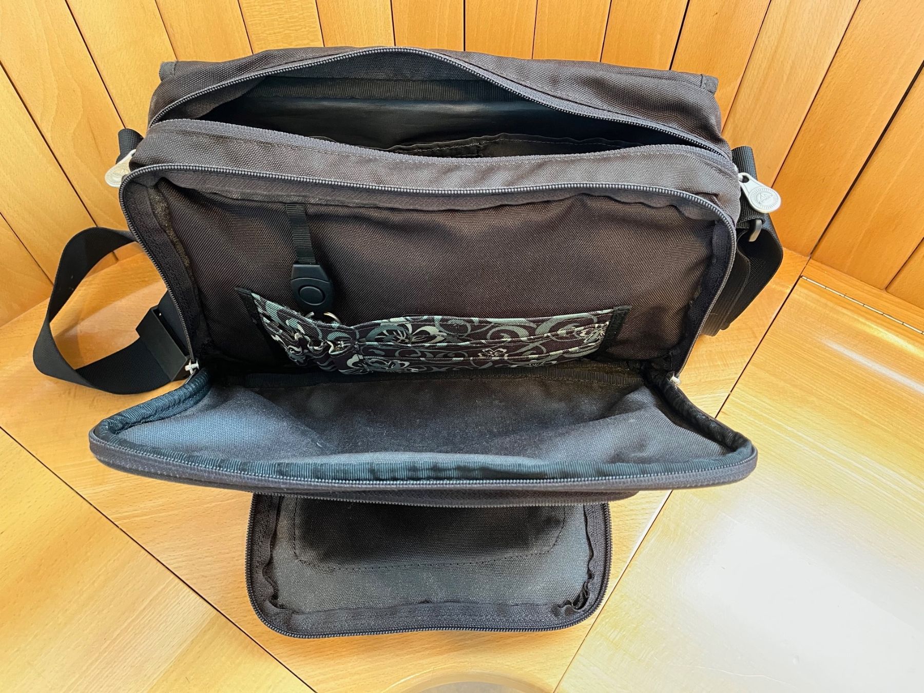 Vaude Taschen: Vaude Schulder Tasche Umhängetasche – Gebraucht aus St. Pelagiberg von 1MagicMoment 4