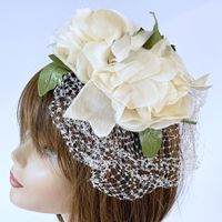 Fascinator Headpiece weiss wedding Hochzeit Schleier 1950s