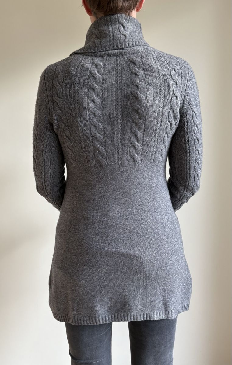 Globus Vestiti: Graues Strickkleid mit Zopfmuster, Grösse L, warm – Usato da Zürich venduto da wei_8n2l 2