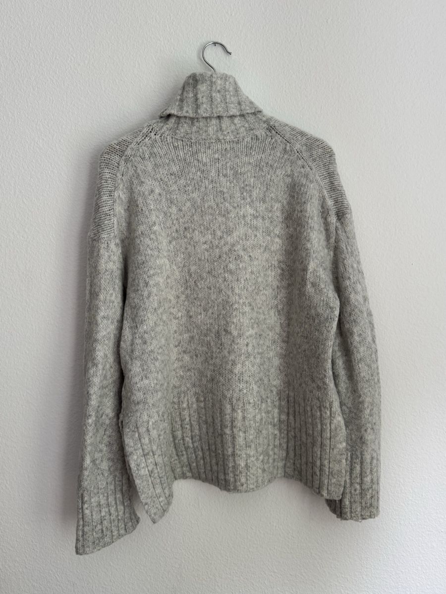 H&M Maglioni & Felpe: H&M Grey Turtleneck Sweater - S – Usato da Zürich venduto da pulapula 1