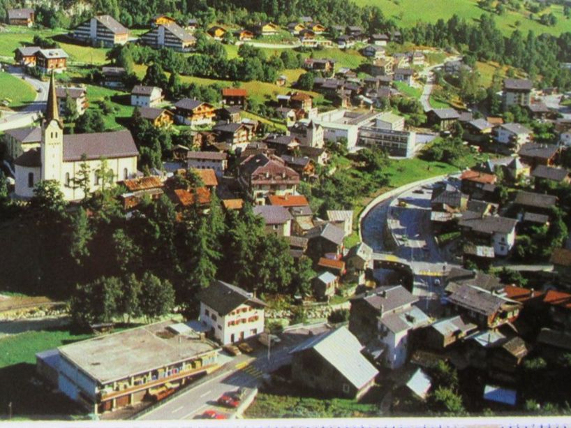 Cartoline postali: FIESCH VS AK  LUFTBILD – Usato da Ettingen venduto da Hausi4711 1