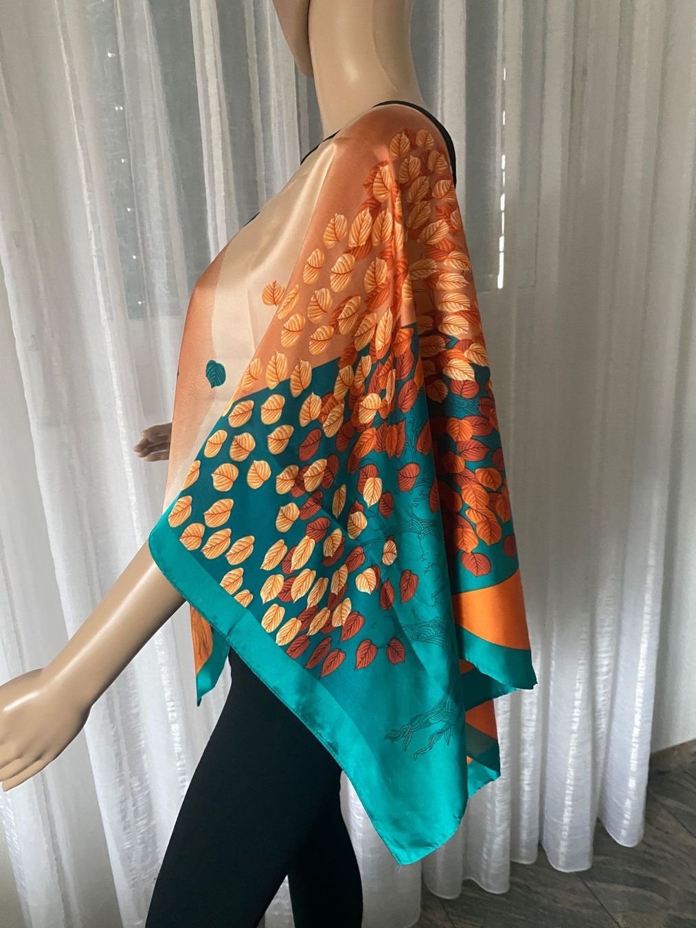 Camicette: edler/stylischer Blusen-Poncho,Silk-Feeling,1 Size – Nuovo e nell'imballaggio originale da Winkel venduto da ferrari2022 2