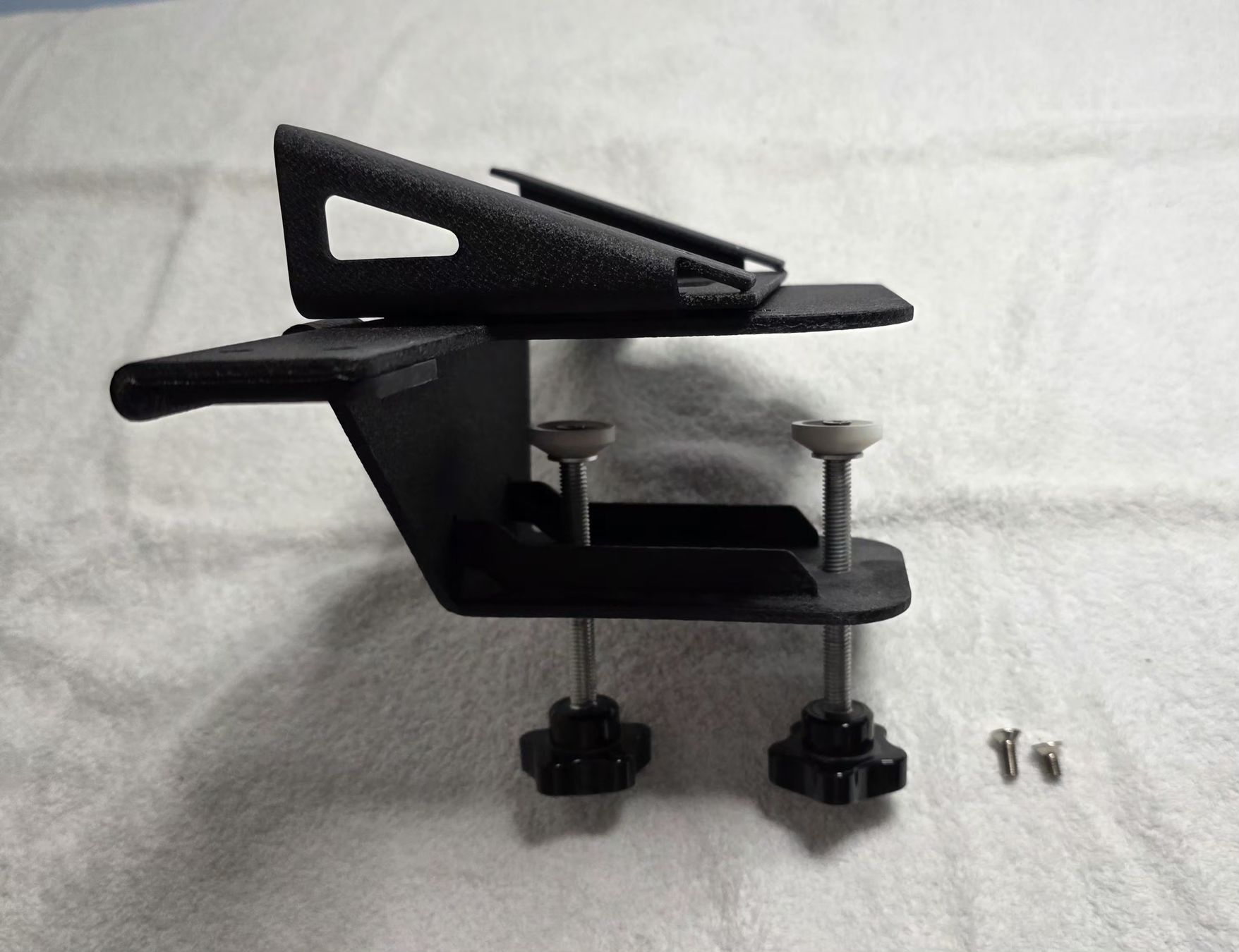 Fanatec Supporti a parete: Fanatec Tischklemme – Usato da Wetzikon ZH venduto da Patrick781