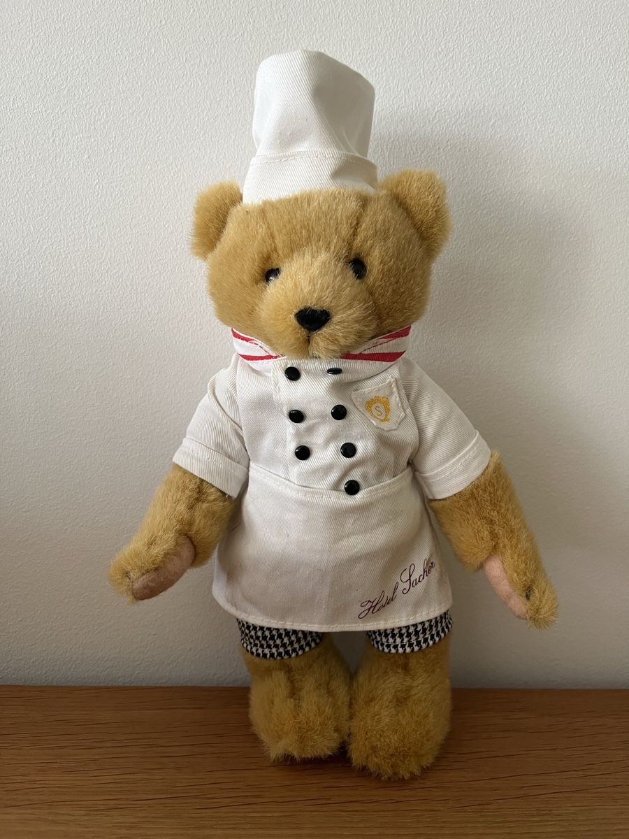 Spielzeuge: Original Sacher Teddy Chef – Neu (gemäss Beschreibung) aus St. Prex von Nikolletta 1