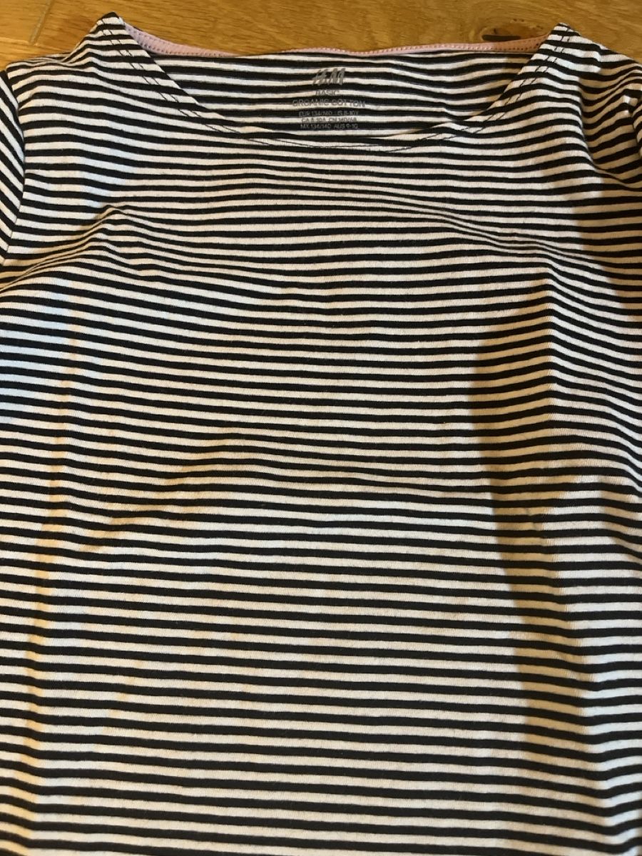 Pullover & Sweatshirts: 2 Pullover 134/140 – Gebraucht aus Balmberg von Berglihof 1