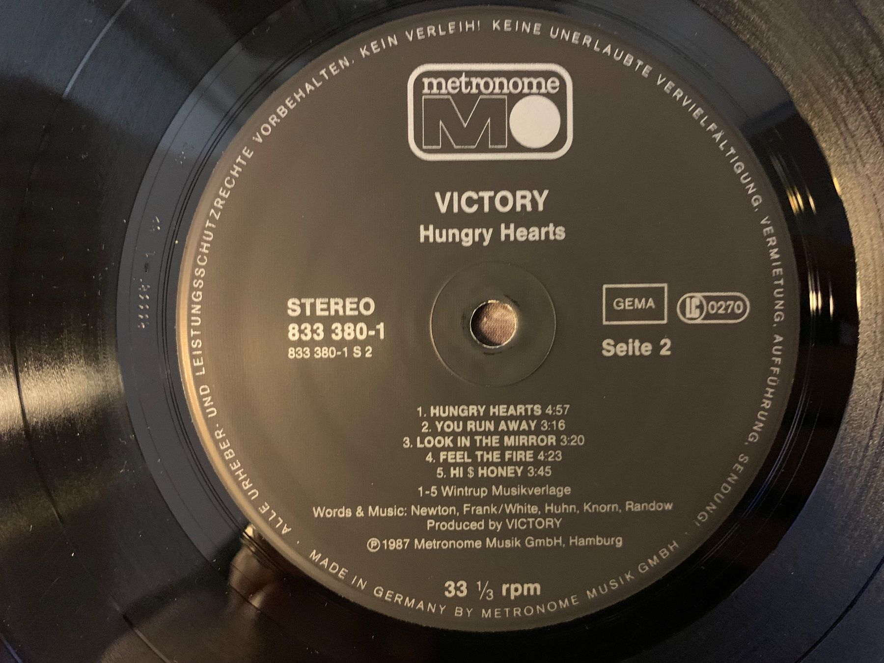 Dischi in vinile: Victory - Hungry Hearts – Usato da Aesch BL venduto da BlueMusicRecords 5