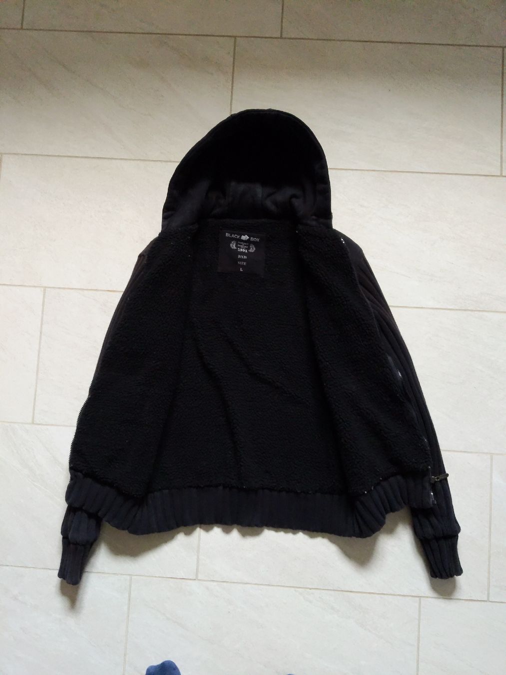 Maglioni & Felpe: Schwarzer Pullover mit Kapuze, Teddy fleece, Grösse L – Usato da Neuheim venduto da discovery27 1